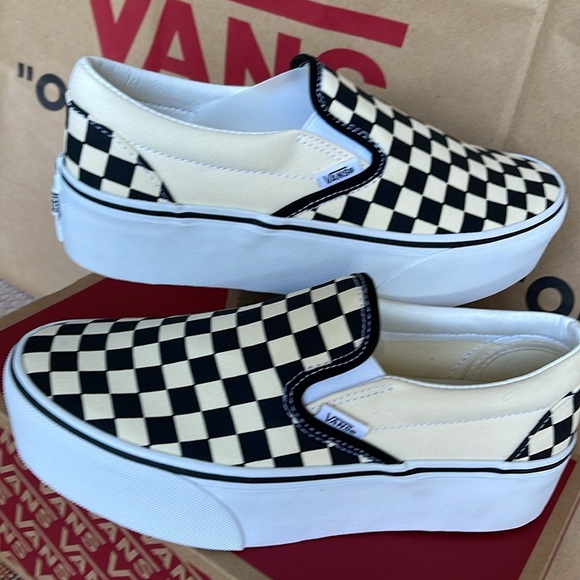 Vans WMNS Classic Slip-On Stackf Checkerboard Black/Classi
VN0A7Q5RTYQ
Platforms - Picture 10 of 16